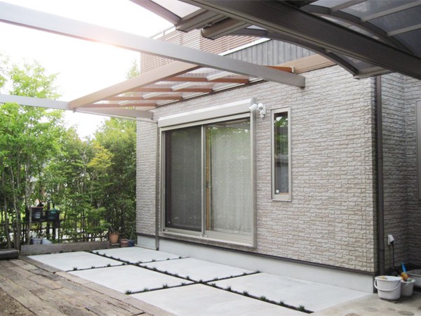 ウッドデッキ・駐車スペース